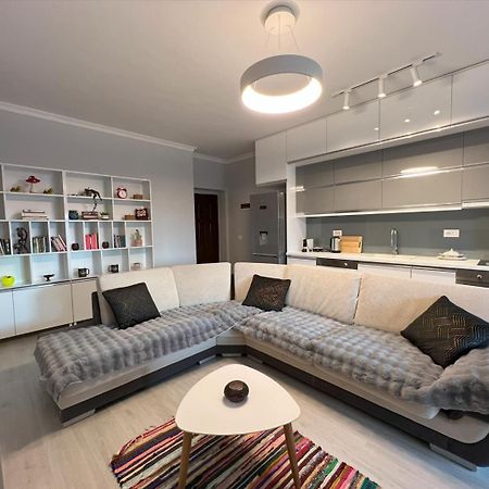 Tirana Gallery Apartment - City Center View エクステリア 写真