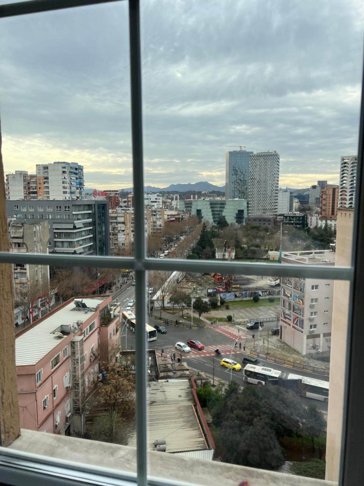 Tirana Gallery Apartment - City Center View エクステリア 写真